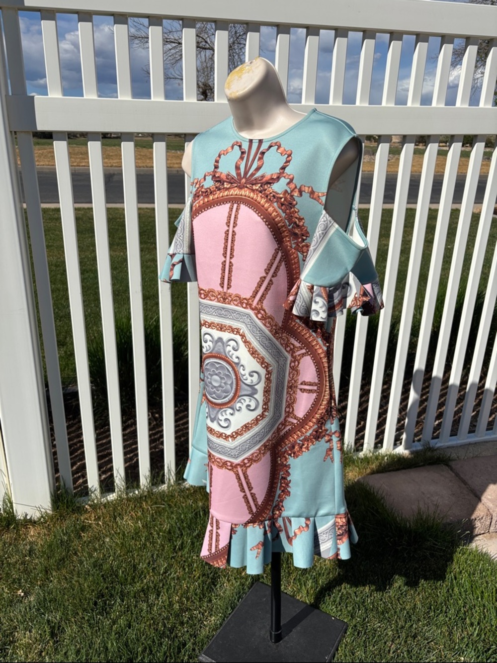 Ted Baker Versailles Poly Dress Ted Baker Size 2, Bust 32”, Top to Hem 36”